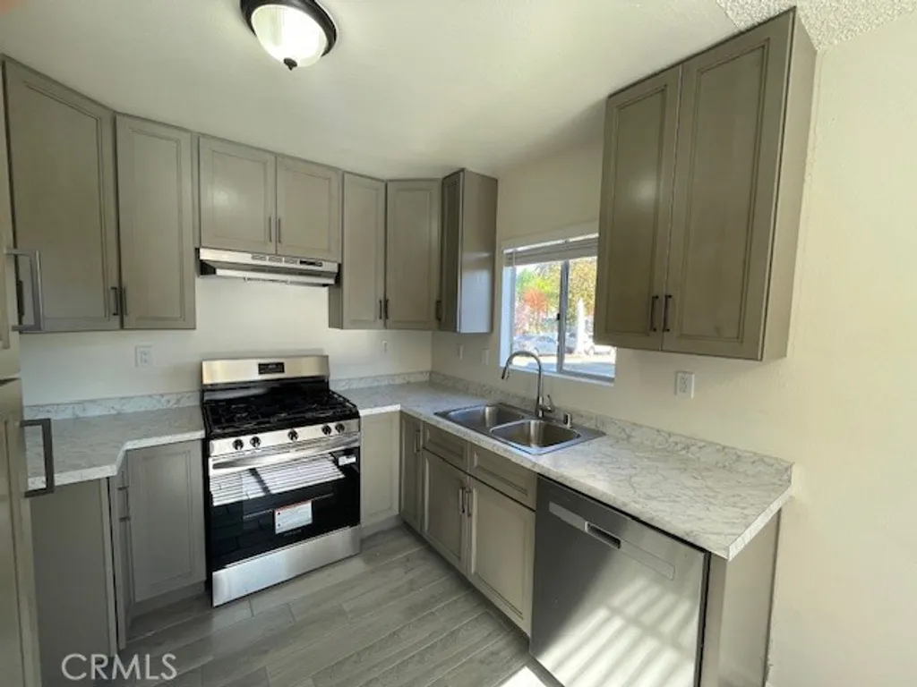 Additional image 8 of 320 N Poe Unit C, Lake Elsinore, CA 92530