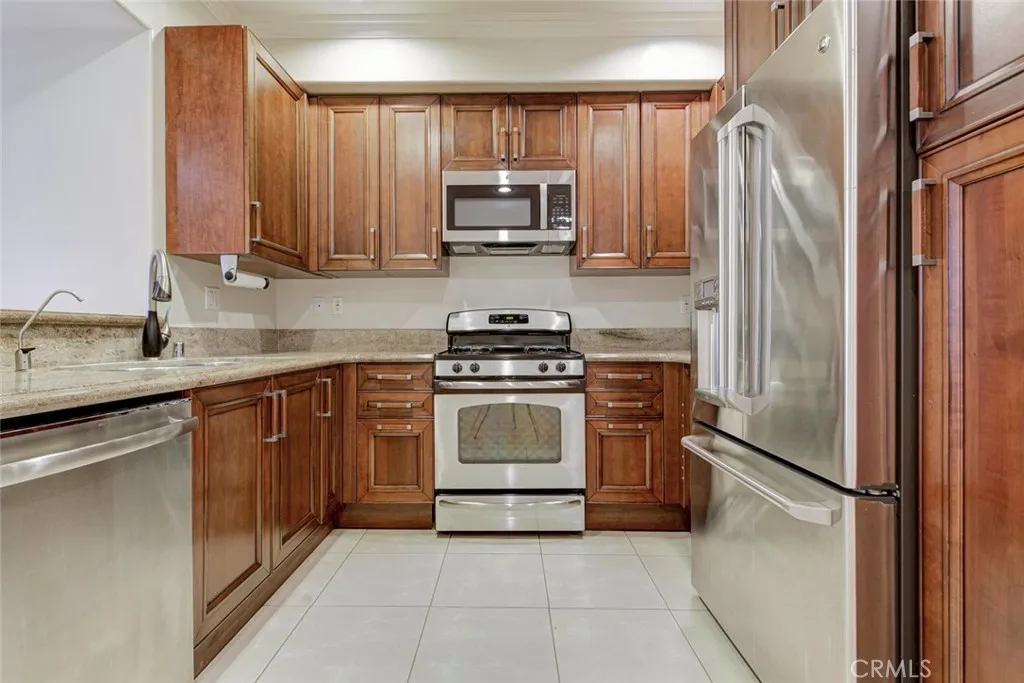 Additional image 6 of 556 E Palm Avenue Unit 102, Burbank, CA 91501