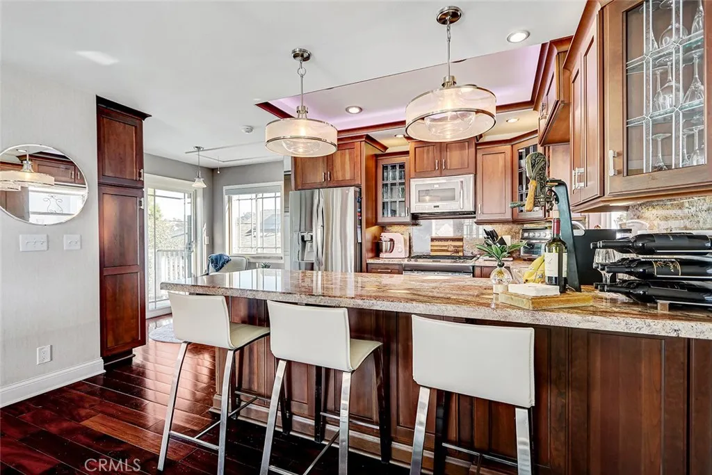 Additional image 68 of 718 S Broadway Unit C, Redondo Beach, CA 90277