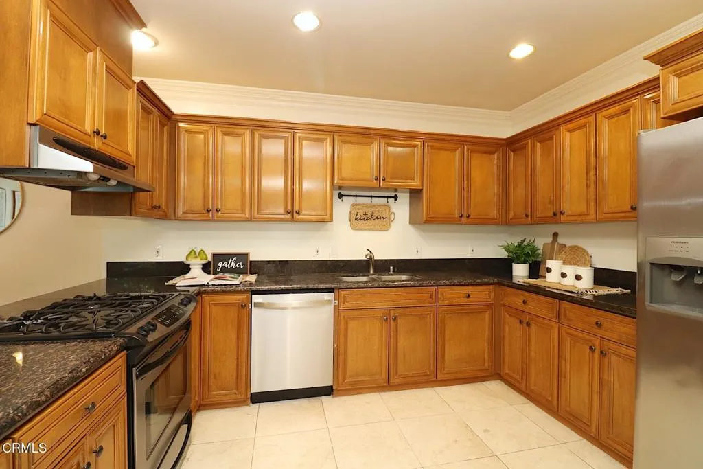 Additional image 41 of 3855 Ingraham Street Unit 204, Los Angeles, CA 90005