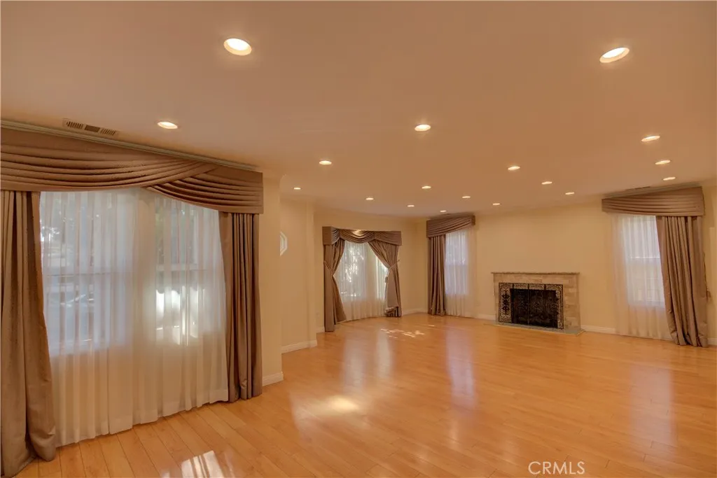 Additional image 26 of 1367 E Windsor Rd, Glendale, CA 91205