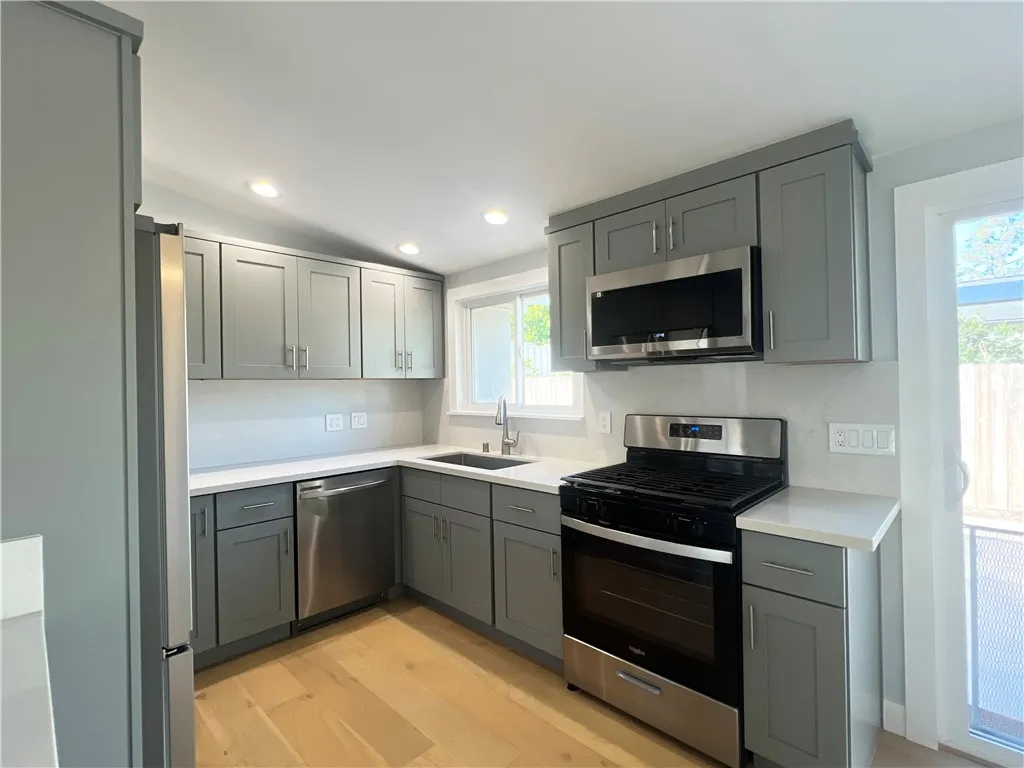 Additional image 14 of 326 Hamilton St, Costa Mesa, CA 92627