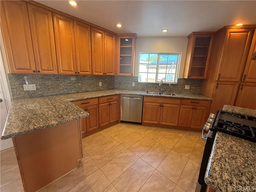 Additional image 6 of 11055 Califa, North Hollywood, CA 91601