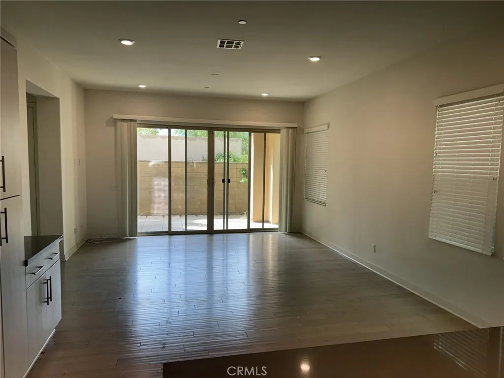 Additional image 5 of 233 Radial, Irvine, CA 92618