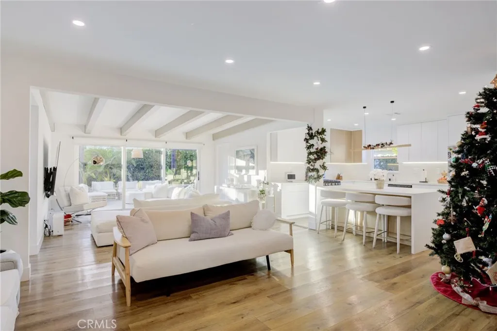 Additional image 100 of 8161 Encino Avenue, Northridge, CA 91325