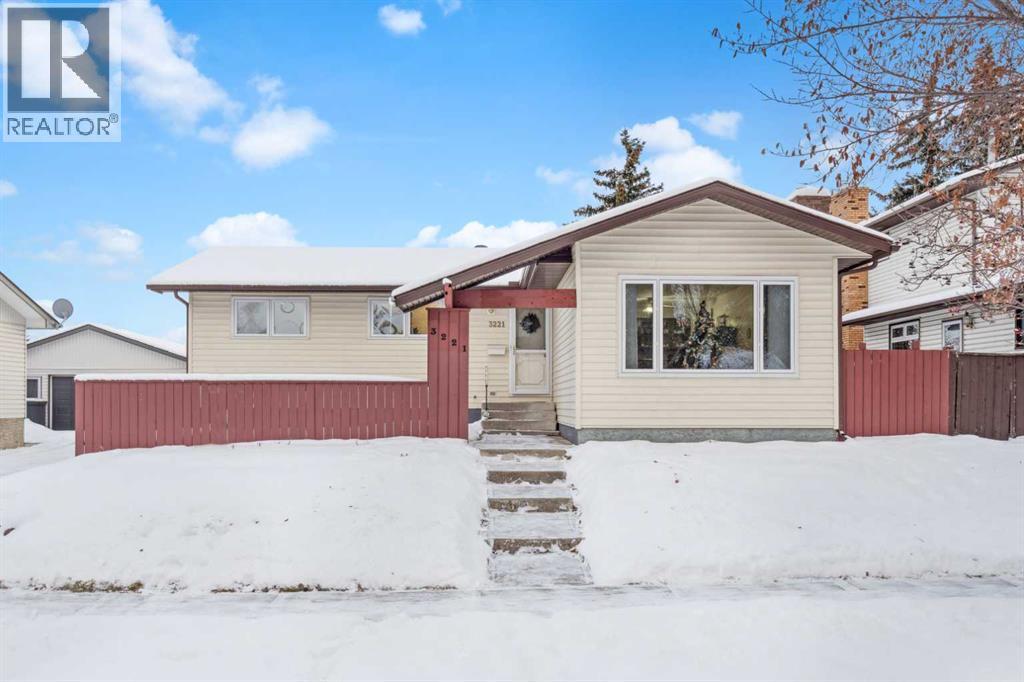 3221 Cedarille Drive SW|Calgary, Alberta T2W2N2