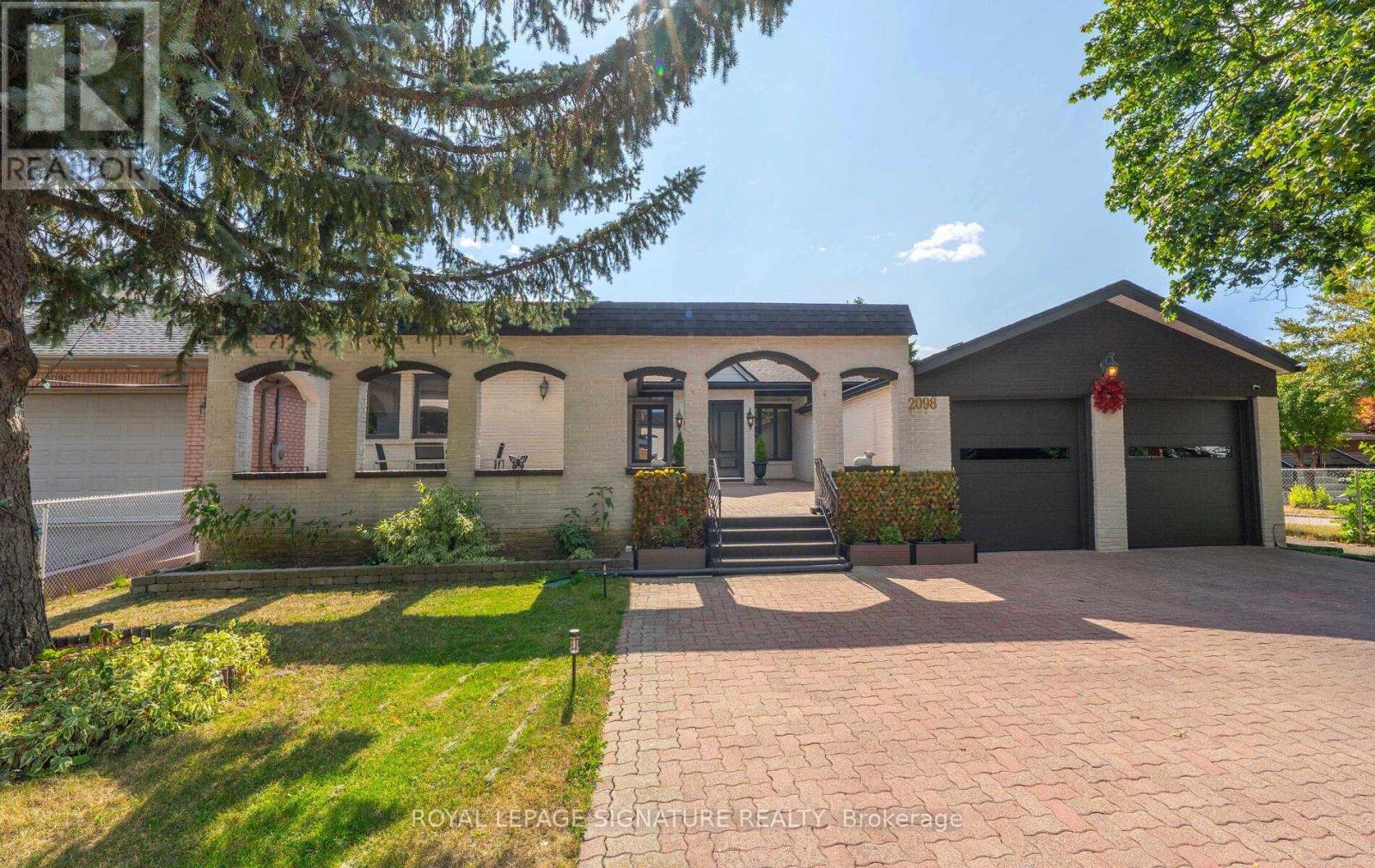 2098 PHARMACY AVENUE|Toronto (L'Amoreaux), Ontario M1W1H8