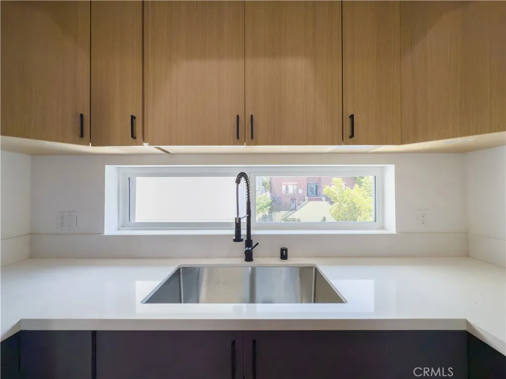 Additional image 3 of 121 S Coronado Unit 1/2, Los Angeles, CA 90057