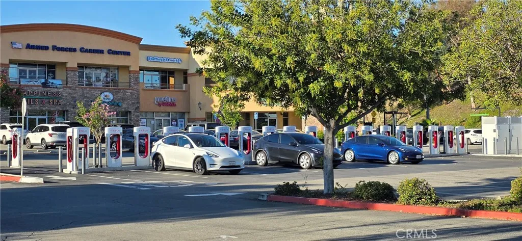 Additional image 37 of 46 Town And Country Road, Phillips Ranch, CA 91766