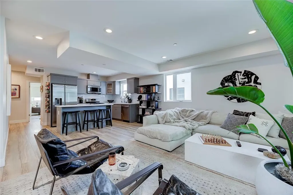 Additional image 17 of 2153 S West View Street, Los Angeles, CA 90016