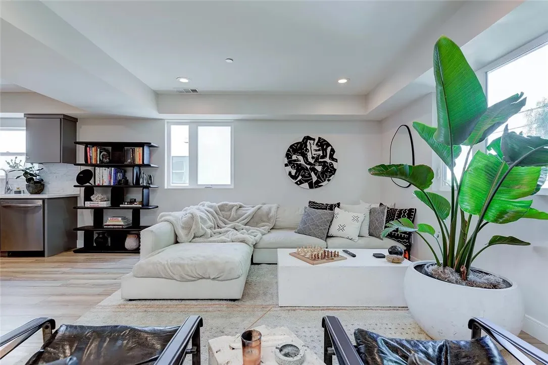 Additional image 93 of 2153 S West View Street, Los Angeles, CA 90016