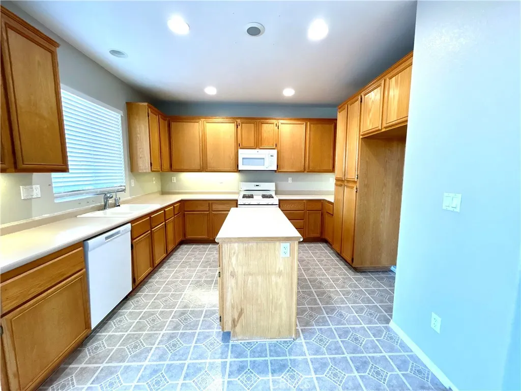 Additional image 6 of 31946 Gloxinia Way, Lake Elsinore, CA 92532