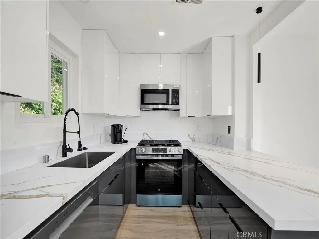 Additional image 35 of 727 Robinson, Los Angeles, CA 90026