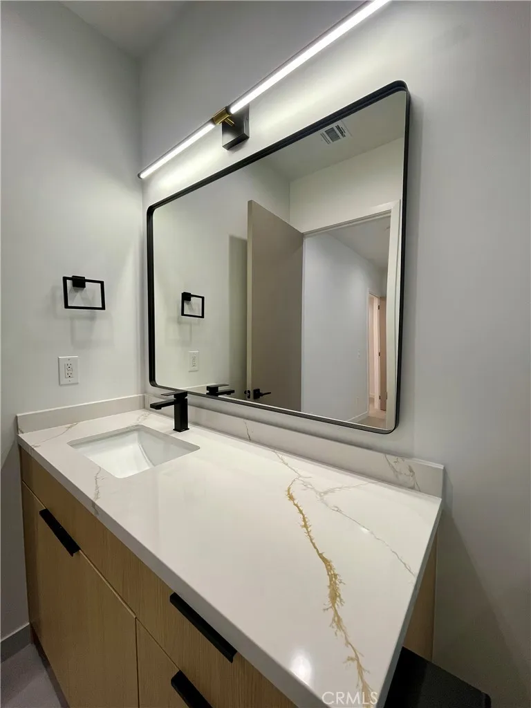 Additional image 49 of 613 W 41st Place Unit 1/2, Los Angeles, CA 90037