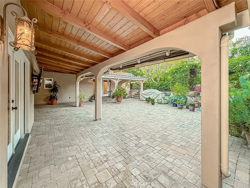 Additional image 102 of 15452 Varden, Sherman Oaks, CA 91403