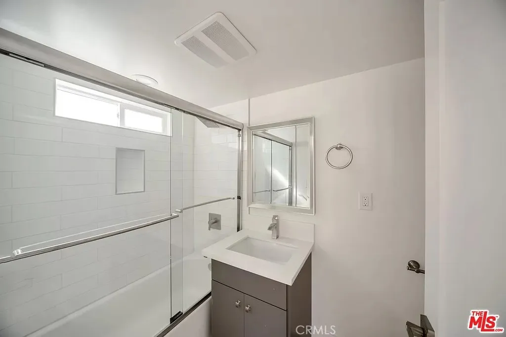 Additional image 53 of 2153 S West View Street, Los Angeles, CA 90016