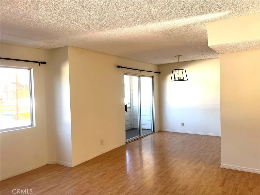 Additional image 6 of 328 E Valencia Ave Apt G, Burbank, CA 91502