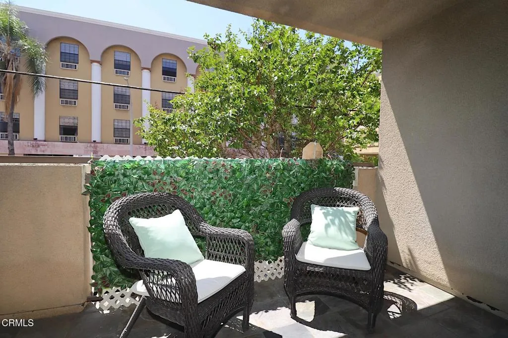 Additional image 10 of 3855 Ingraham Street Unit 204, Los Angeles, CA 90005