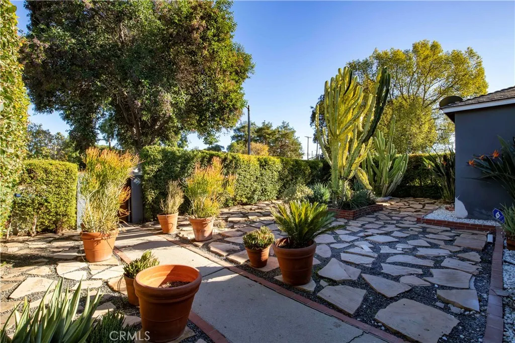 Additional image 45 of 6417 White Oak Ave, Reseda, CA 91335