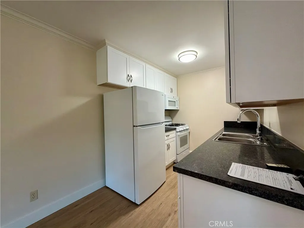 Additional image 6 of 2266 Cazador, Los Angeles, CA 90065