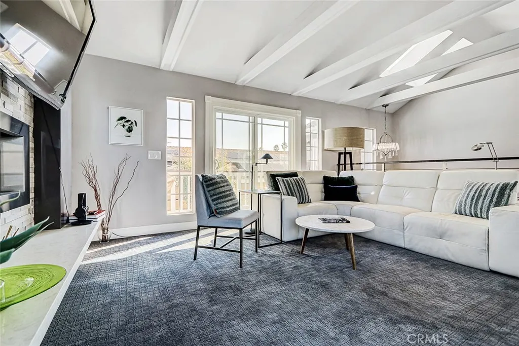 Additional image 9 of 718 S Broadway Unit C, Redondo Beach, CA 90277