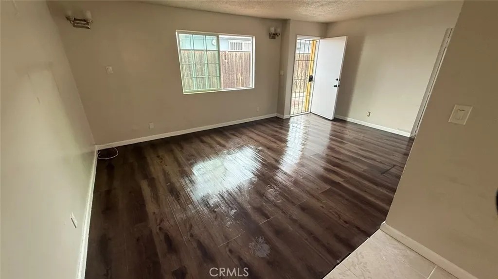 Additional image 4 of 823 E 75th St, Los Angeles, CA 90001