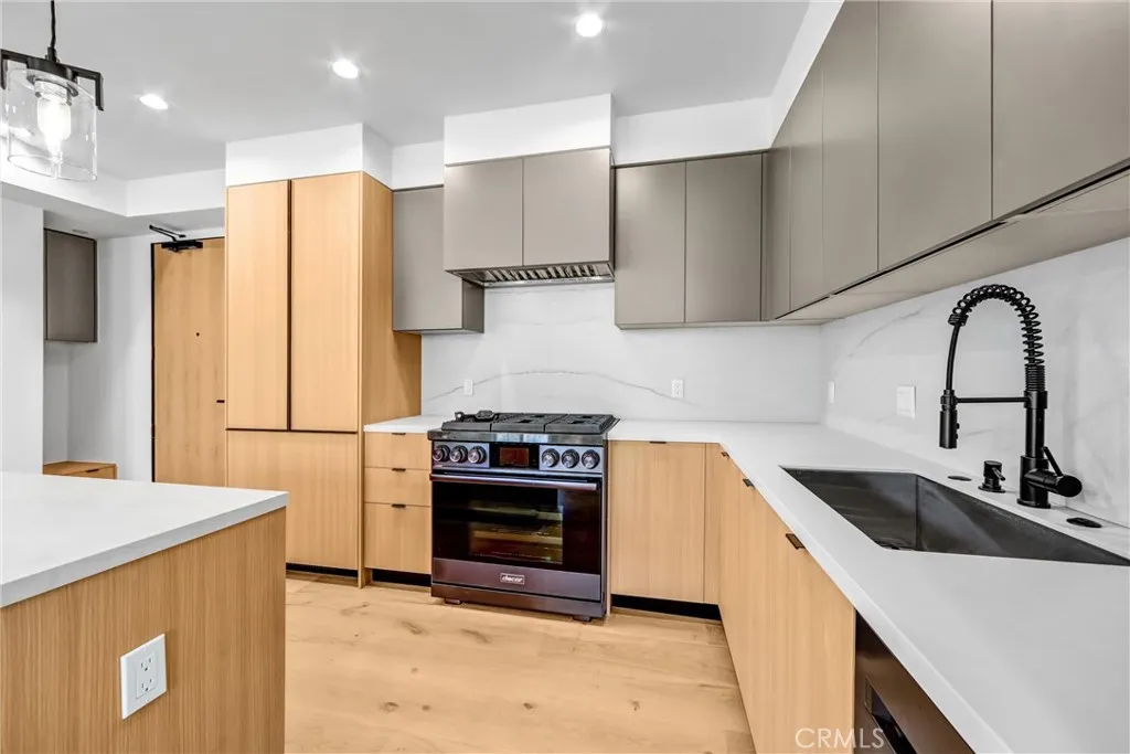 Additional image 16 of 10352 Riverside Drive Unit 203A, Toluca Lake, CA 91602