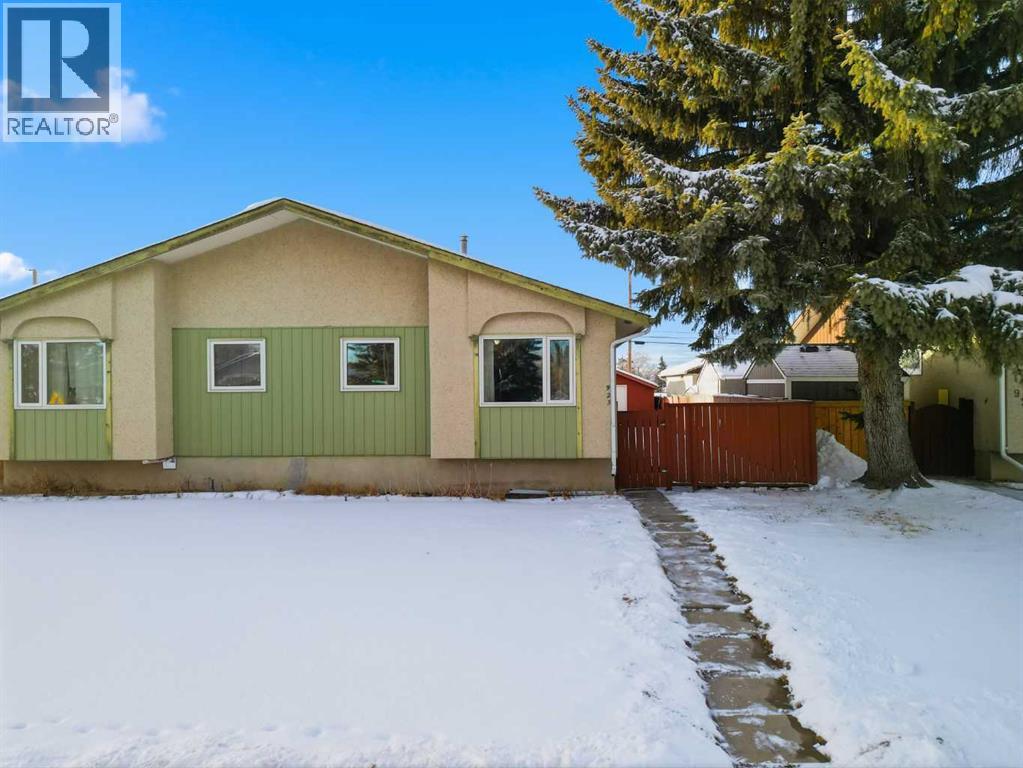 923 Marcombe Drive NE|Calgary, Alberta T2A3H2