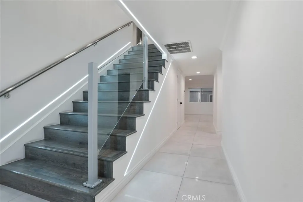 Additional image 22 of 3381 Oakmont View Dr, Glendale, CA 91208