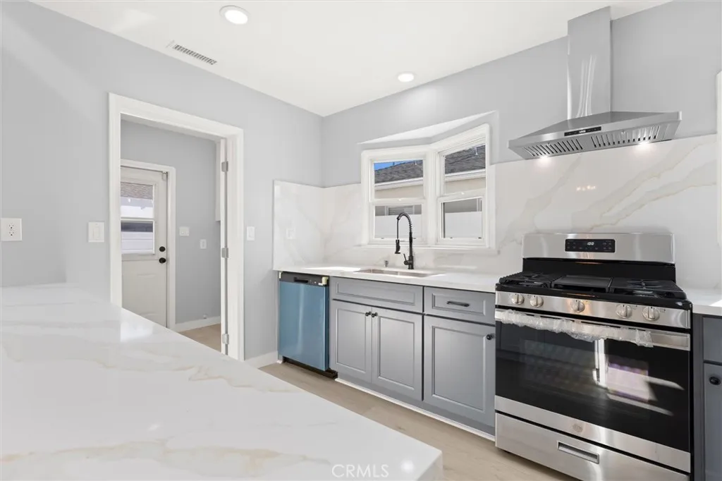 Additional image 15 of 8460 Truxton, Los Angeles, CA 90045