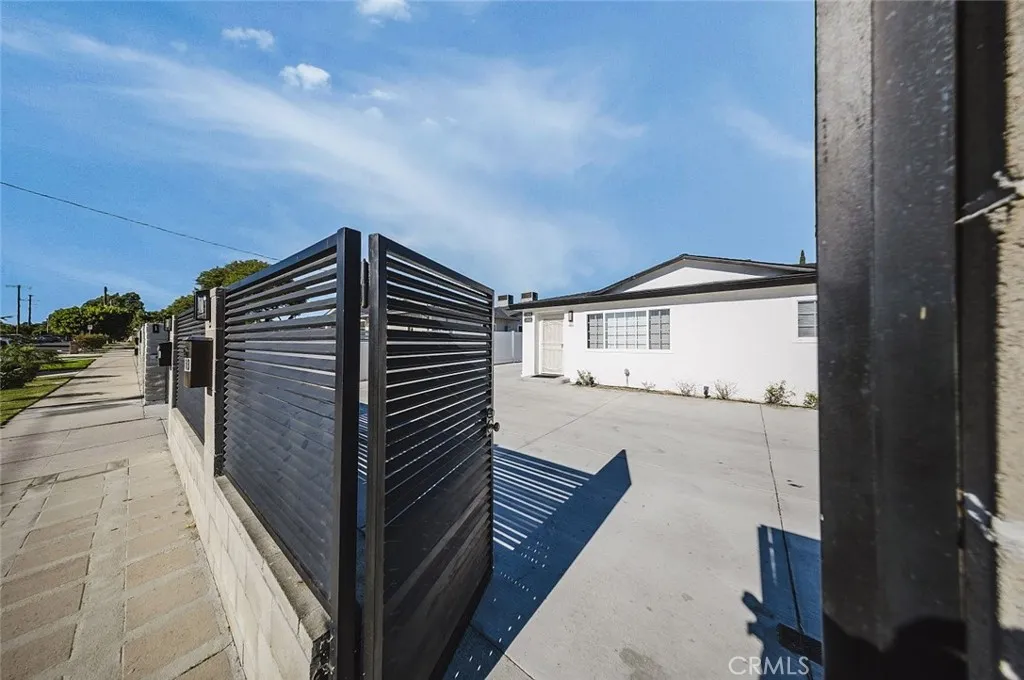 Additional image 3 of 10501 Cantara Street, Sun Valley, CA 91352