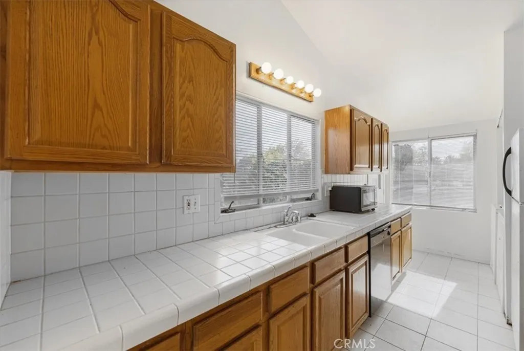 Additional image 21 of 20447 Oxnard Street, Woodland Hills, CA 91367