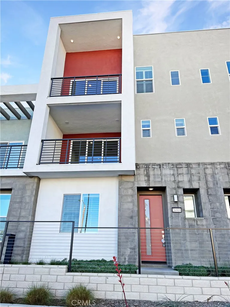 Additional image 2 of 26909 Pathfinder Ln, Valencia, CA 91355