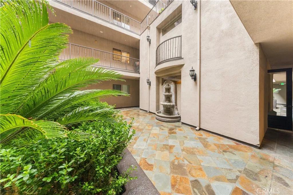 Additional image 92 of 11218 Camarillo Street Unit 404, Toluca Lake, CA 91602