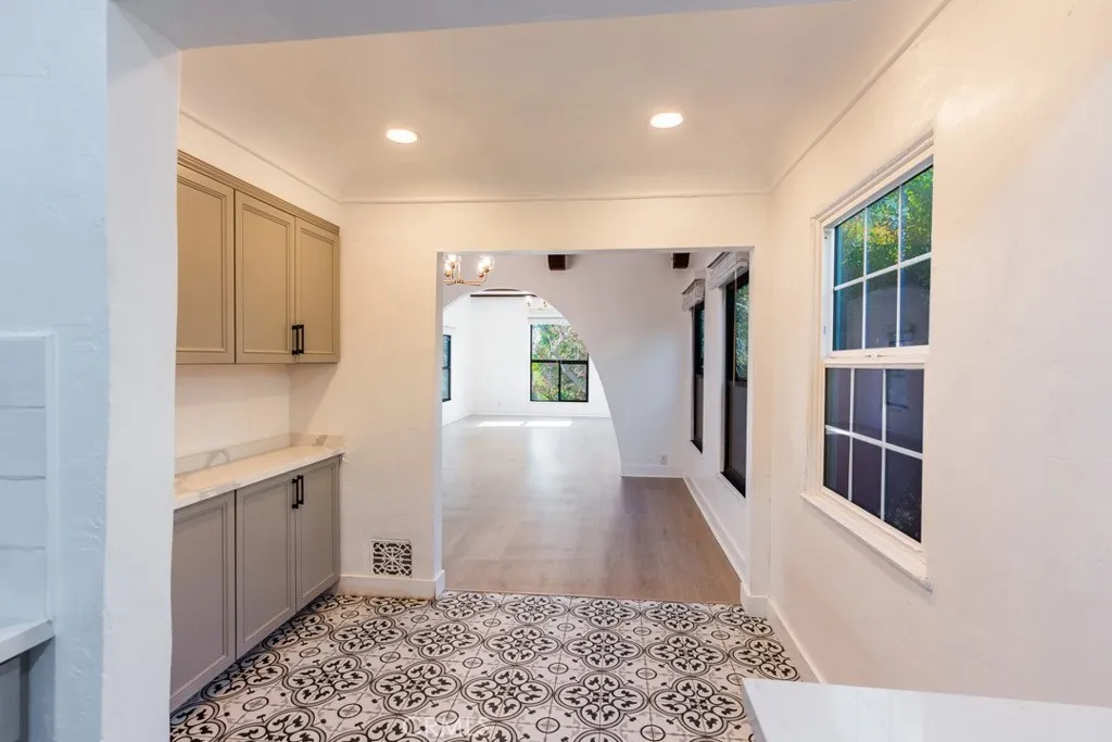 Additional image 56 of 128 S Harper Ave, Los Angeles, CA 90048