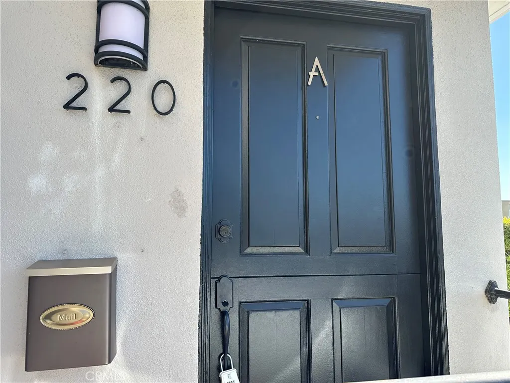 220 Grandview St Unit A, Laguna Beach, CA 92651