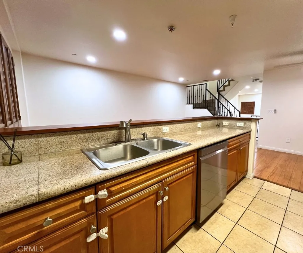 Additional image 9 of 12368 Osborne Unit 4, Pacoima, CA 91331