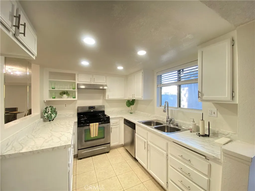 Additional image 8 of 156 W Walnut Ave Unit A, Rialto, CA 92376