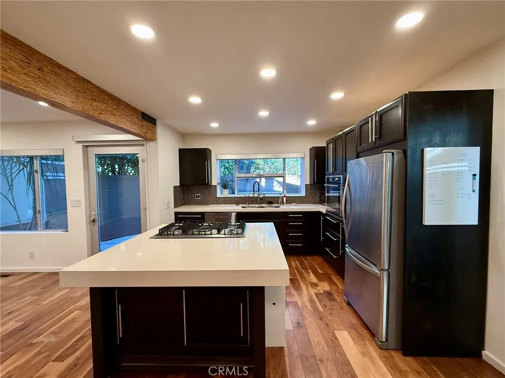 Additional image 2 of 2302 Oakwood Avenue, Venice, CA 90291