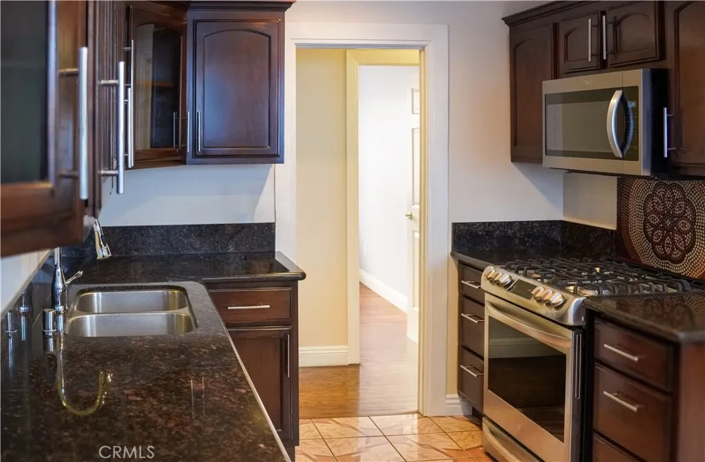 Additional image 16 of 1907 Carmona, Los Angeles, CA 90016