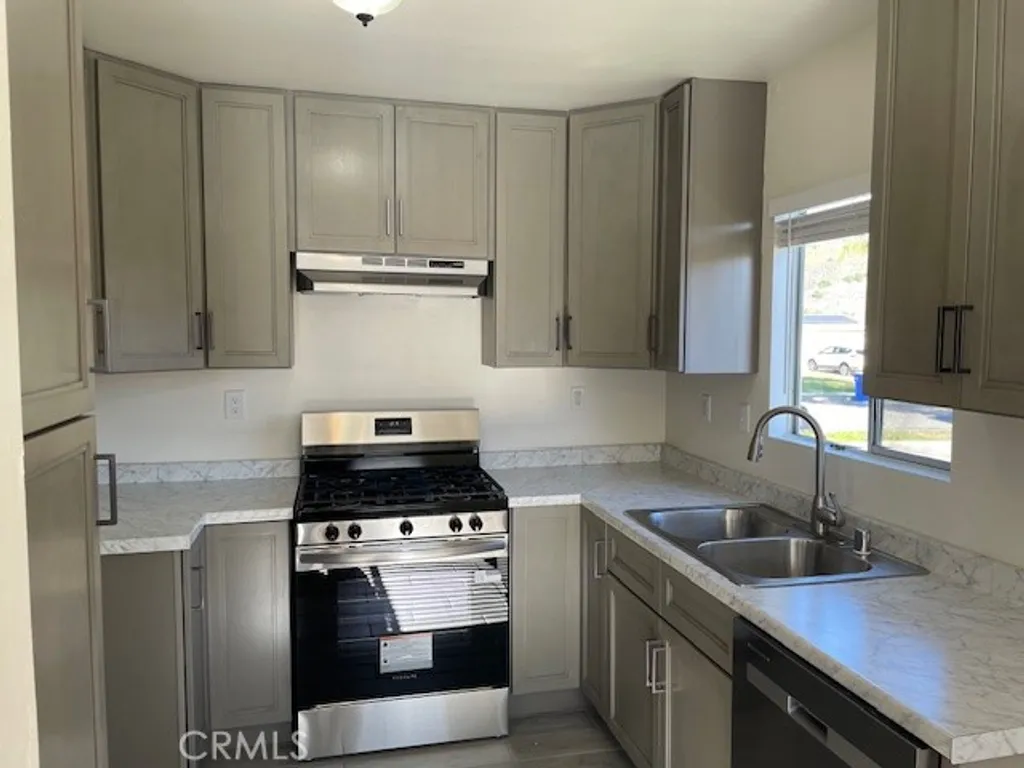 Additional image 9 of 320 N Poe Unit C, Lake Elsinore, CA 92530