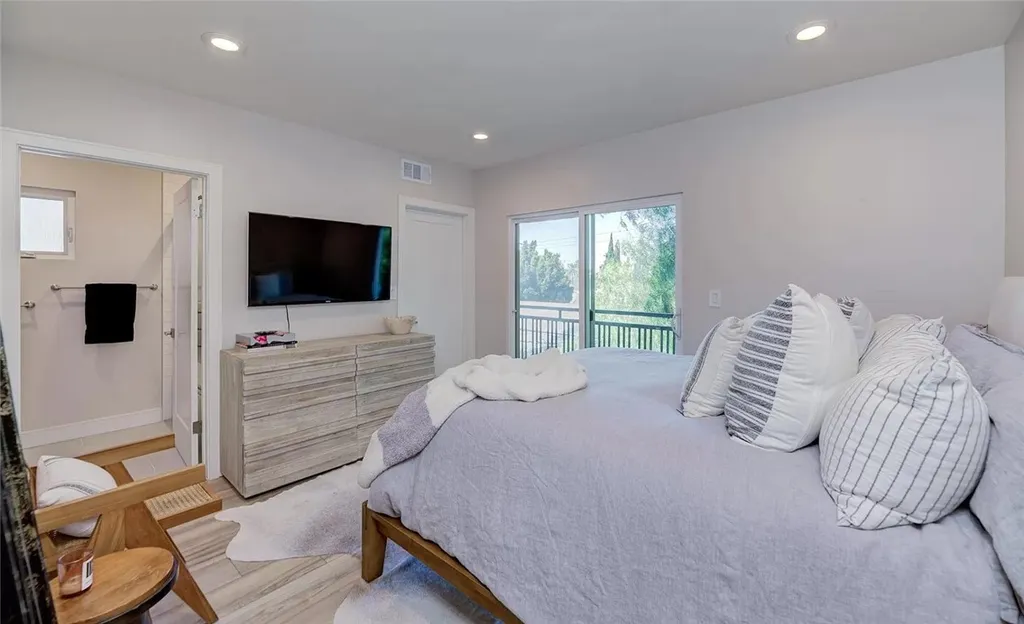 Additional image 44 of 2153 S West View Street, Los Angeles, CA 90016