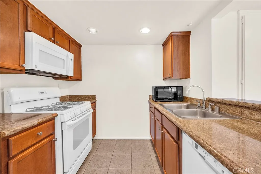 Additional image 44 of 1110 W Blaine Street Unit 102, Riverside, CA 92507