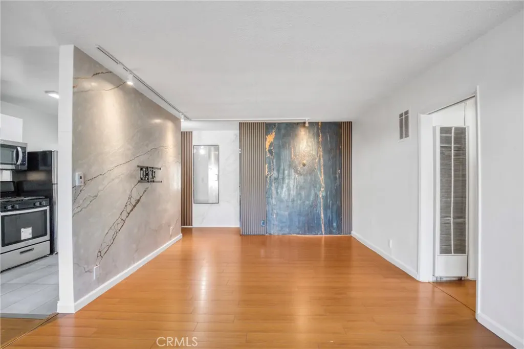 Additional image 7 of 6643 De Longpre Unit 5, Los Angeles, CA 90028