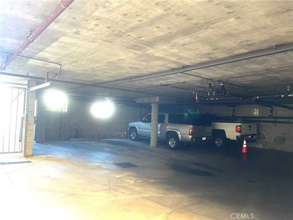 Additional image 18 of 328 E Valencia Ave Apt G, Burbank, CA 91502