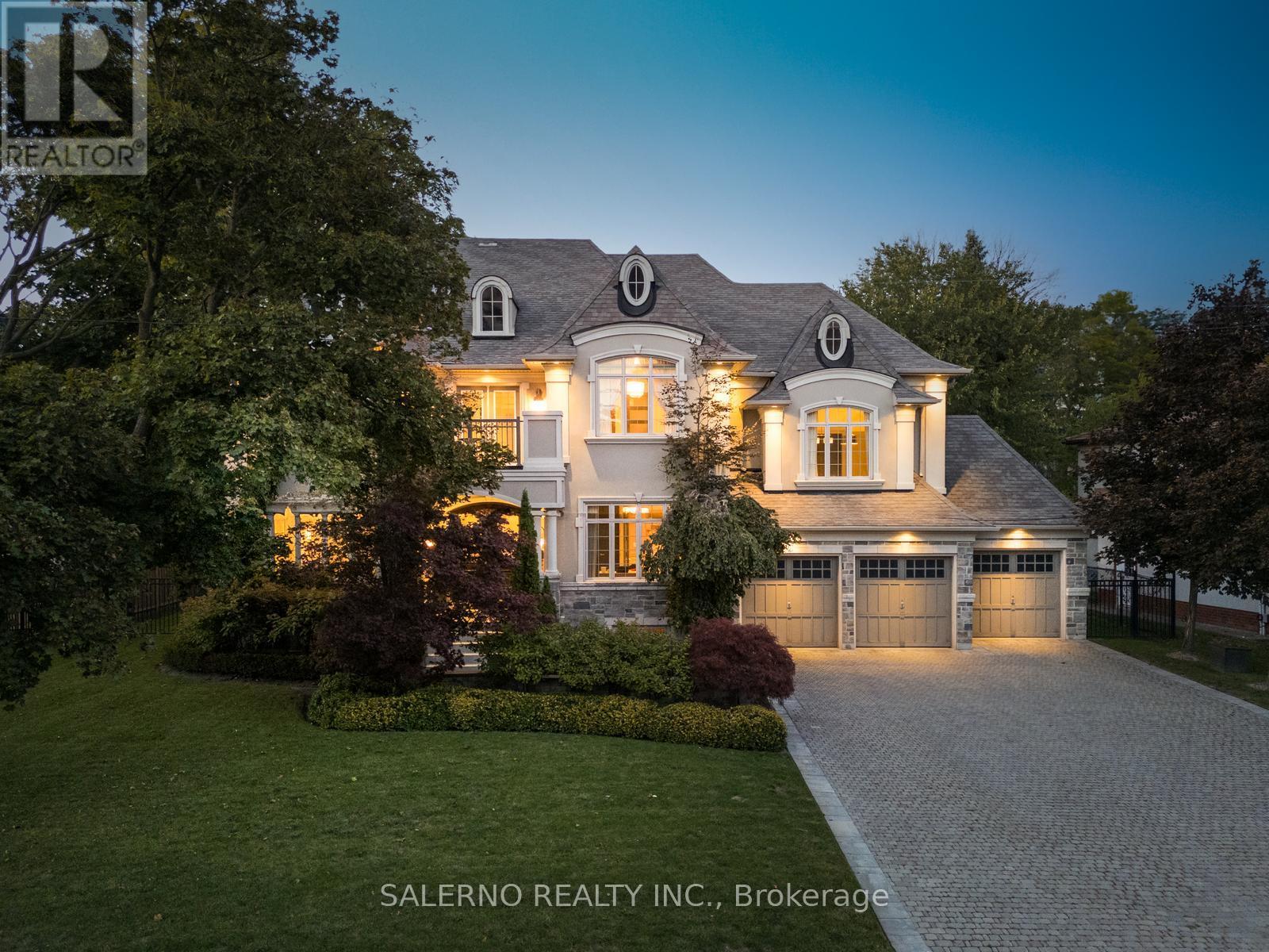 Property image for 8 THORNHILL AVENUE|Vaughan (Uplands), Ontario L4J1J4