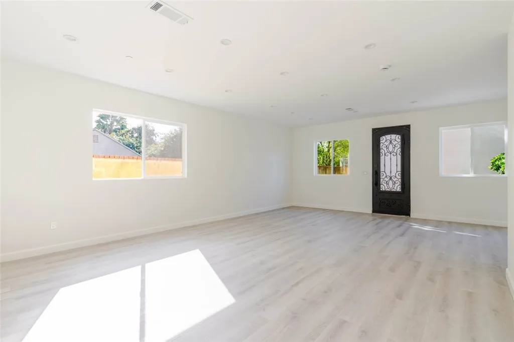 Additional image 37 of 17426 Roscoe Boulevard, Northridge, CA 91325