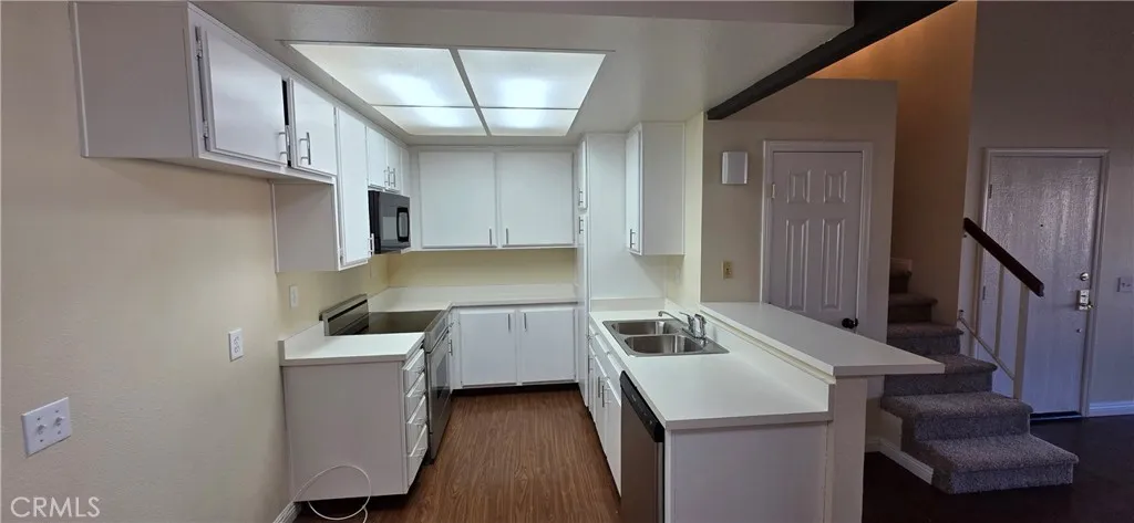 Additional image 45 of 46 Town And Country Road, Phillips Ranch, CA 91766