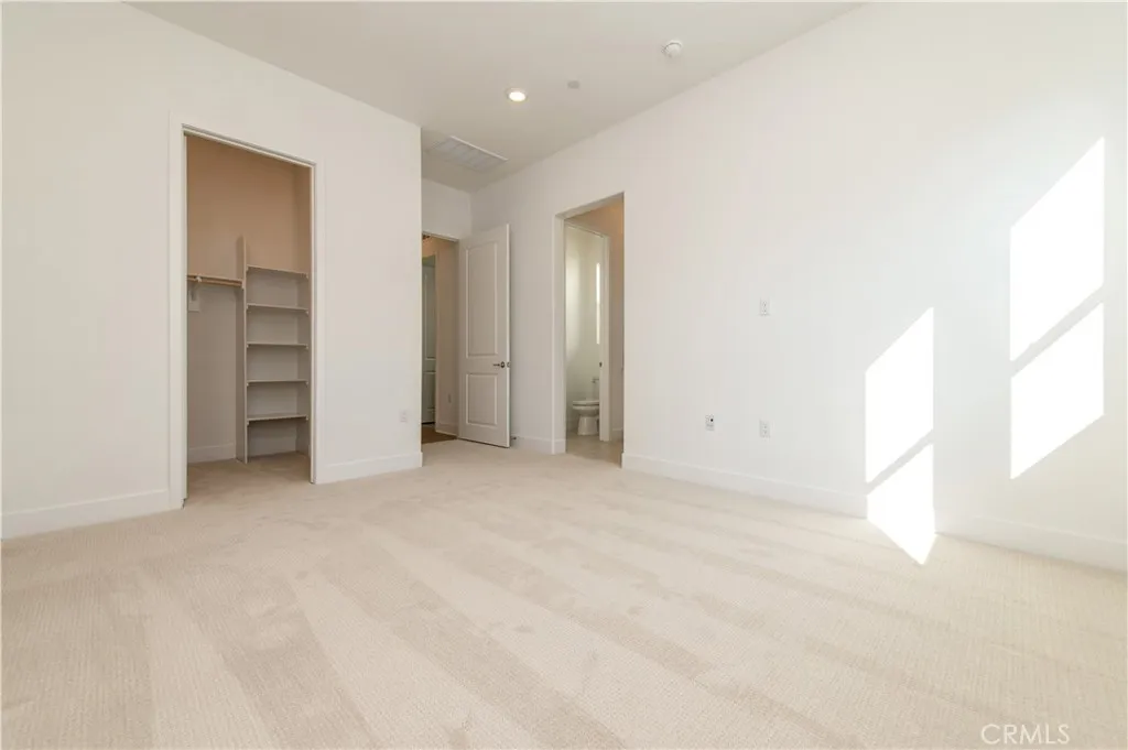 Additional image 51 of 108 Tiffin, Irvine, CA 92618