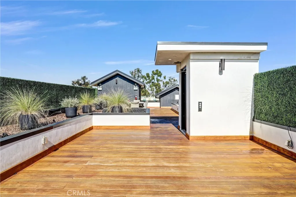 Additional image 87 of 10352 Riverside Drive Unit 203A, Toluca Lake, CA 91602